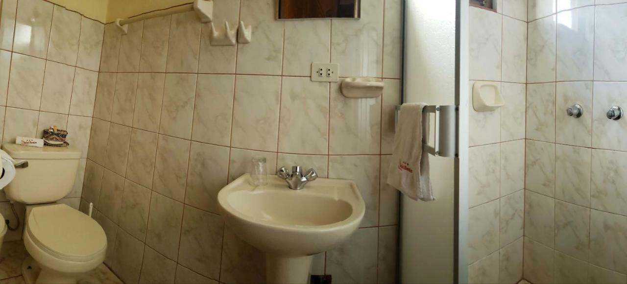 Morales Guest House 瓦拉斯 外观 照片