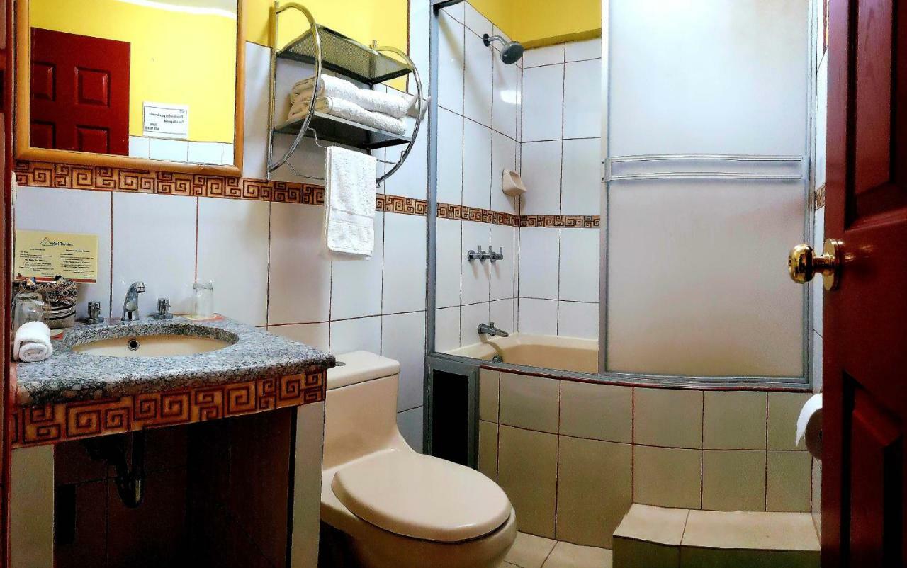 Morales Guest House 瓦拉斯 外观 照片